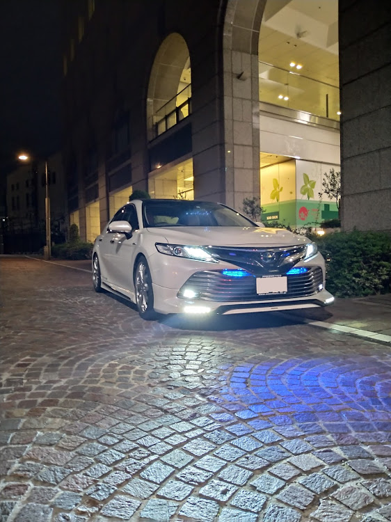 カムリのイタリア街と愛車・イタリア街・AXVH70カムリ、TRDフルエアロ、寒冷地仕様・めざせPickupcars・人気の撮影スポットに関するカスタム事例の投稿画像1枚目