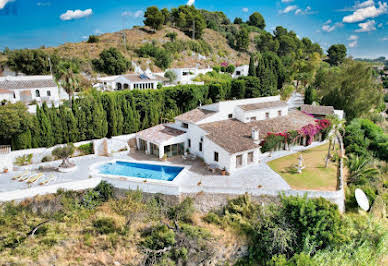 House with pool and terrace 2