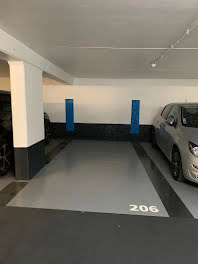 parking à Paris 17ème (75)