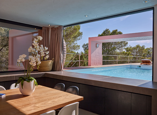 House with pool and garden 5