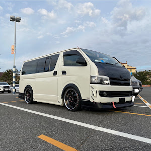 ハイエースバン TRH200V