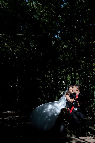 Fotógrafo de casamento Zhanna Siseckaya (sisetskayazhanna). Foto de 7 de agosto 2015