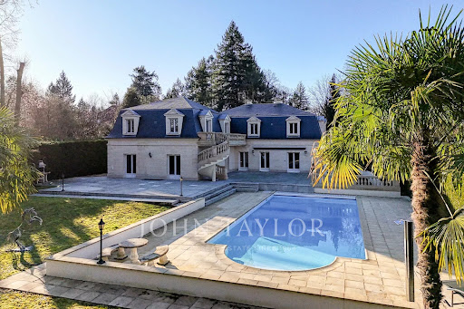 Maison avec piscine 2