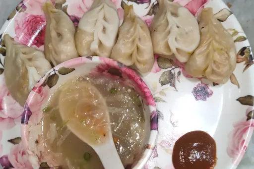 Veg Momos [6 Pieces]