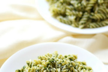 Easy Gluten-Free Vegan Pesto Pasta