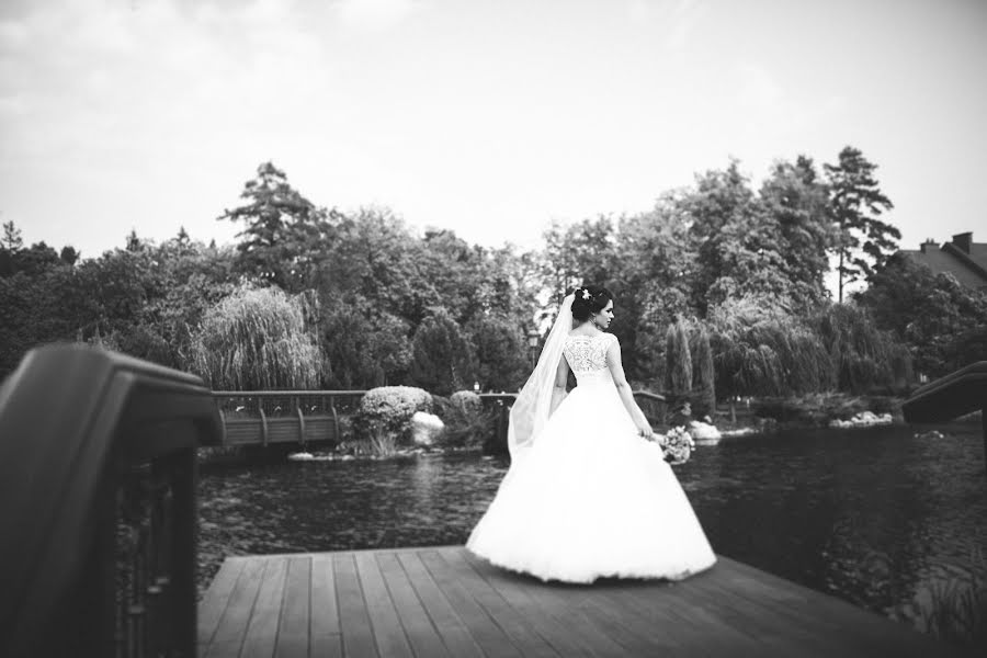 Fotografo di matrimoni Elizaveta Tomashevskaya (fotolizakiev). Foto del 11 settembre 2015