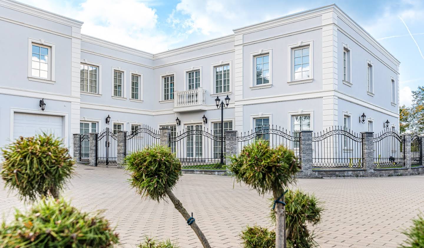 House with garden and terrace Bezdonys