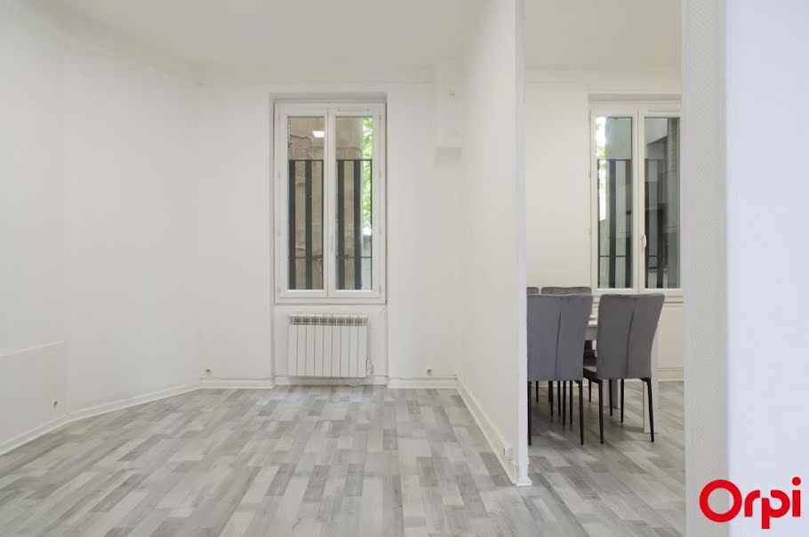 Location meublée appartement 3 pièces 55 m² à Villeurbanne (69100), 1 050 €