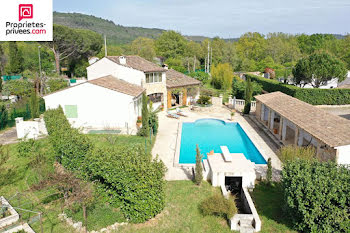 villa à Saint-Cézaire-sur-Siagne (06)