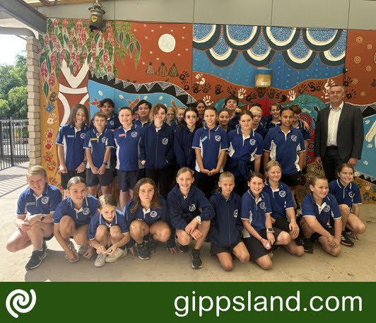 Local MP Darren Chester spoke with students at Eagle Point Primary School recently