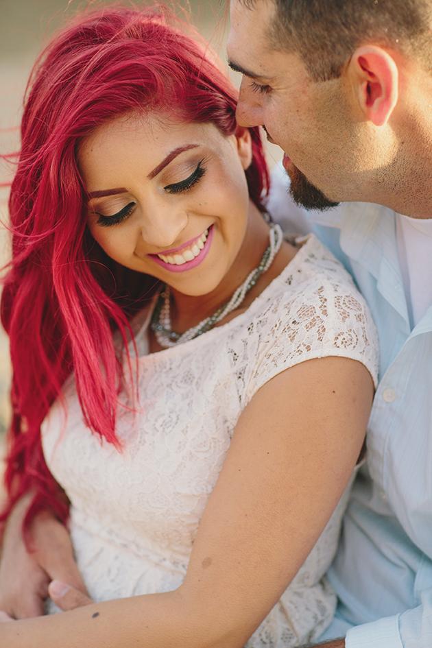 20-Non-Cheesy-Poses-for-Your-Engagement-Shoot-Bridal-Musings-Wedding-Blog-11