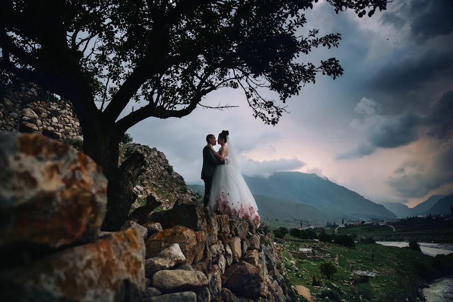 Wedding photographer Elena Strela (arrow). Photo of 19 December 2019