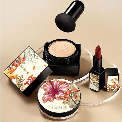 Title 2, Three-piece Lip Glaze Makeup for a Perfect Pout...