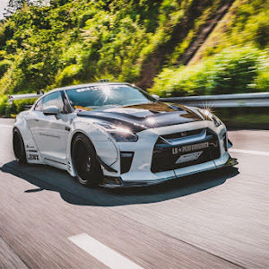 NISSAN GT-R R35