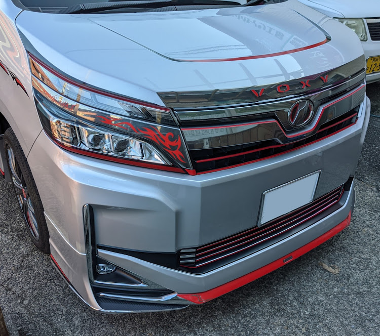 ヴォクシーのチームピンスト・No.001・Red Daemon Style・スモークメッキ化・Homuraステッカーに関するカスタム事例の投稿画像7枚目