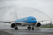 KLM on Saturday evening said it had reached a compromise in which flight crew on high coronavirus risk flights would take a rapid antigen test before departure from the Netherlands and after their return.