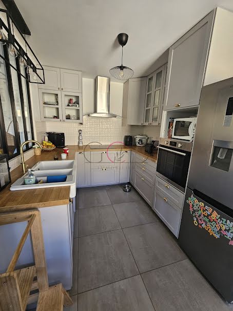 Vente appartement 3 pièces 66 m² à Aix-en-Provence (13090), 329 000 €