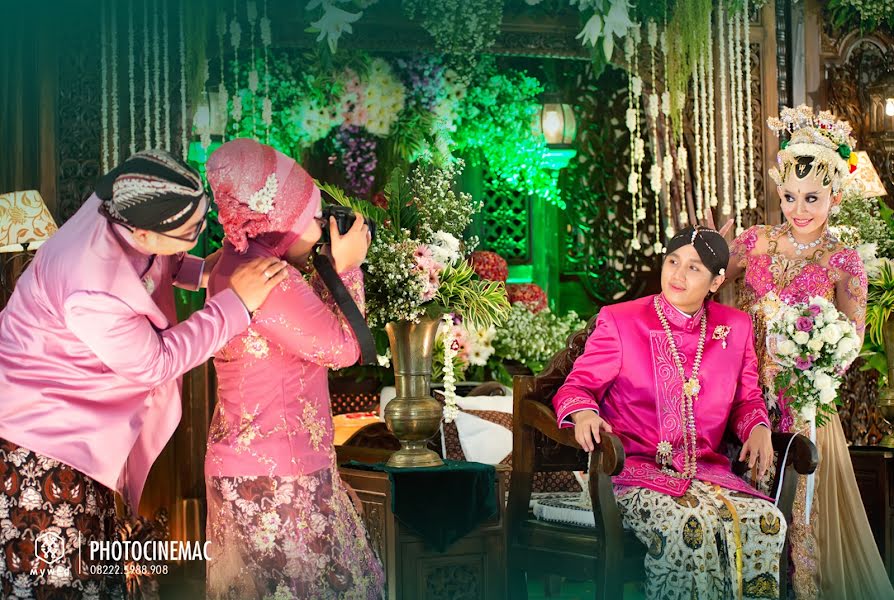 Wedding photographer Haris Sujatmiko (photocinemac). Photo of 23 October 2018