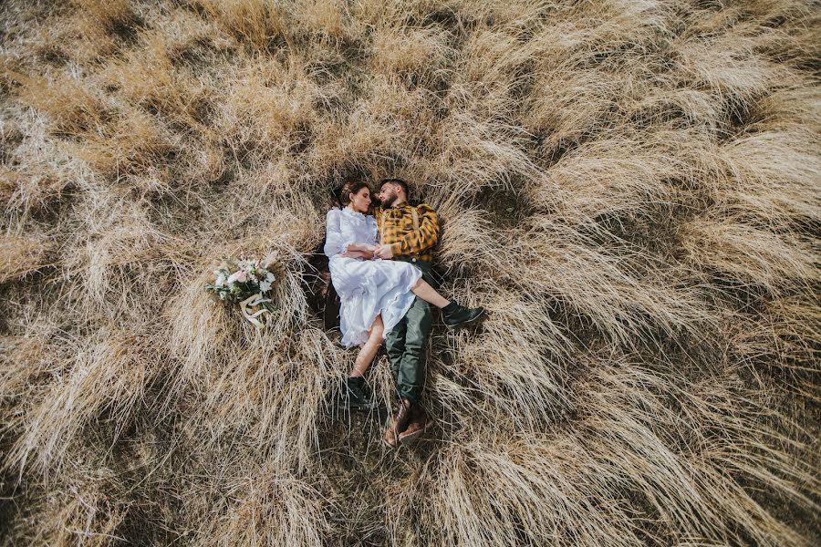 Fotografo di matrimoni Slava Novikov (slavno). Foto del 17 aprile 2019