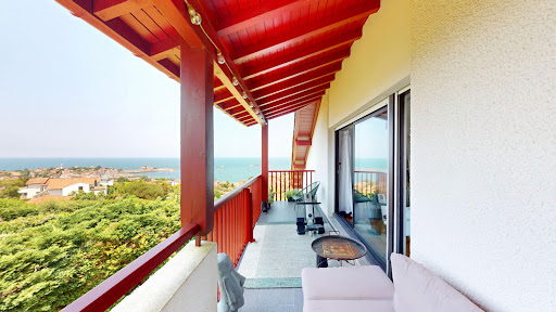 Apartment with pool 4