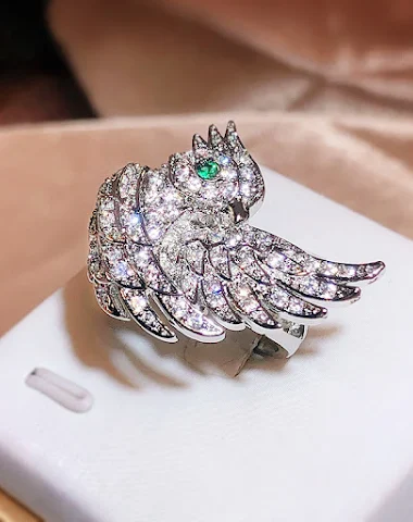Damesring met strass en zirkonia. E - 1