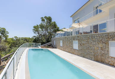 Maison avec piscine et jardin 3