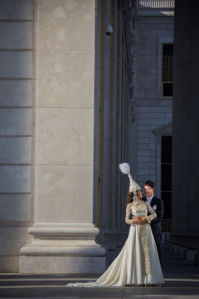 Fotógrafo de casamento Arshat Daniyarov (daniyararshat). Foto de 4 de outubro 2017