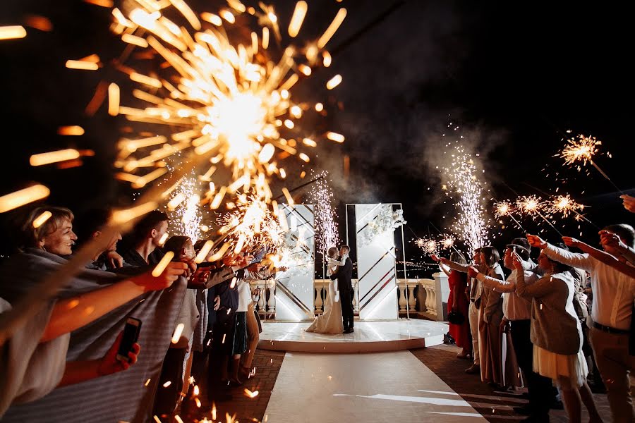 Fotografo di matrimoni Andrey Kuzmin (id7641329). Foto del 8 aprile 2020