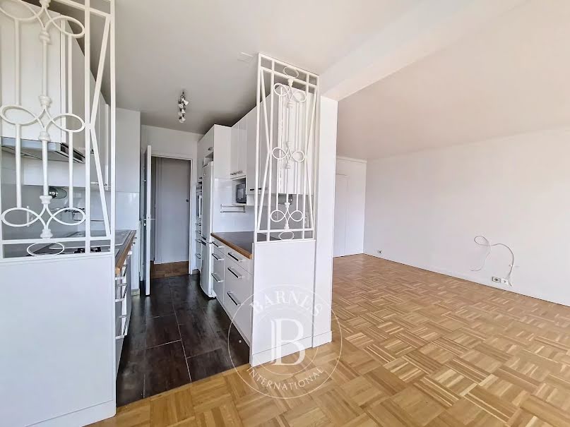 Location  appartement 3 pièces 83.89 m² à Charenton-le-Pont (94220), 2 300 €