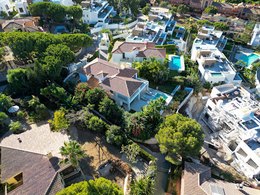 Villa avec piscine et terrasse 1