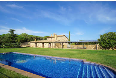 House with pool and terrace 4