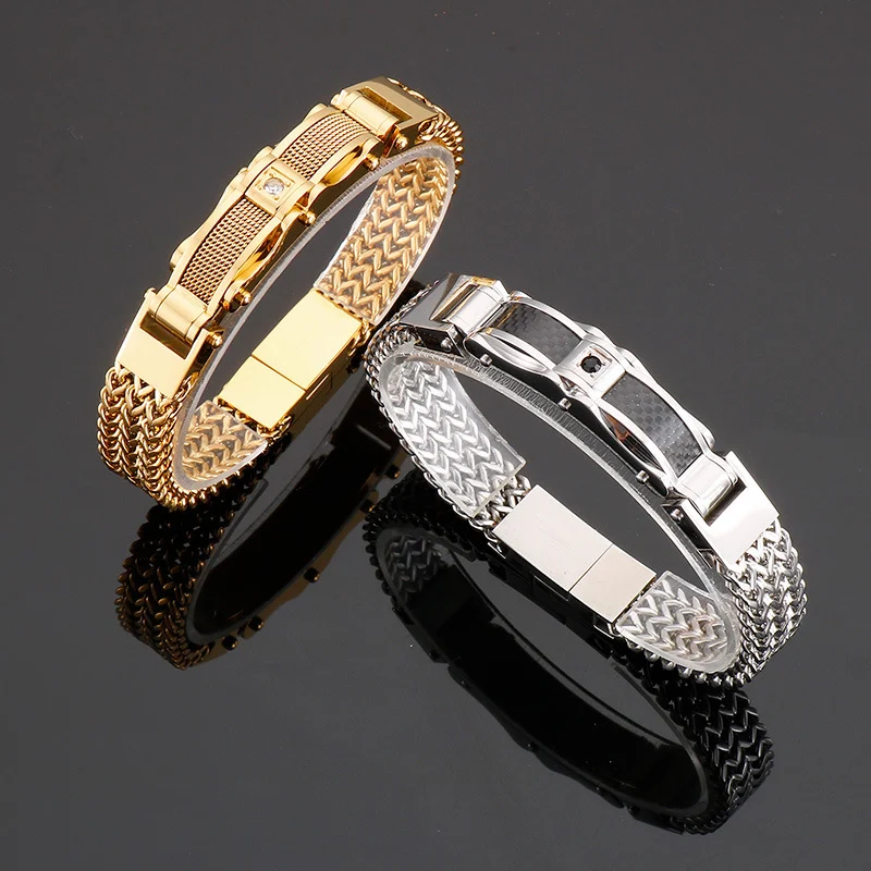 Bracciale da uomo creativo di moda in acciaio inox dorato, un accessorio elegante e moderno per completare il tuo look quotidiano con stile e personalità.