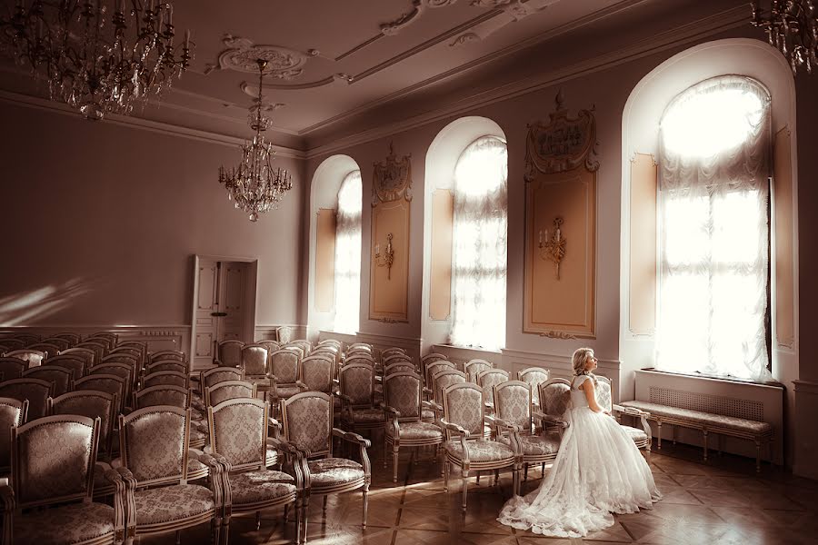 Wedding photographer Viktoriya Petrenko (vi4i). Photo of 14 December 2013