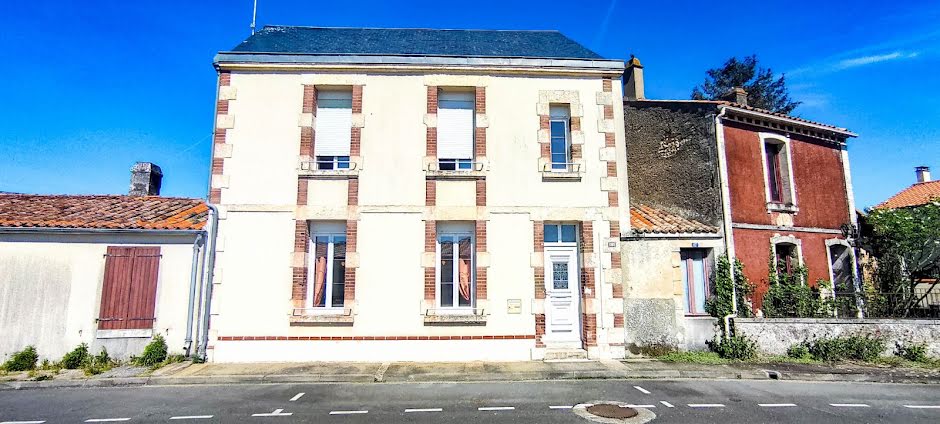 Vente maison 4 pièces 96 m² à Velluire (85770), 185 000 €