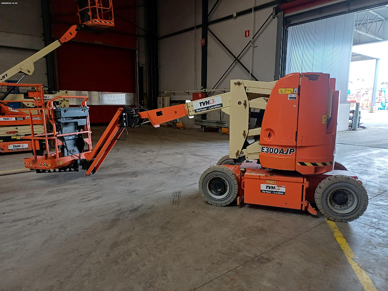 Picture of a JLG E300AJP
