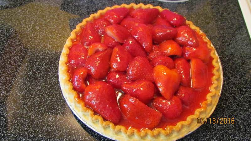 This Is The Photo Of The Pie I Made This Afternoon. Used Two Pints Of Strawberries. Not Quite A Mile High But It's Still Going To Be A Fantastic Dessert For After Dinner Tonight. 5/13/16