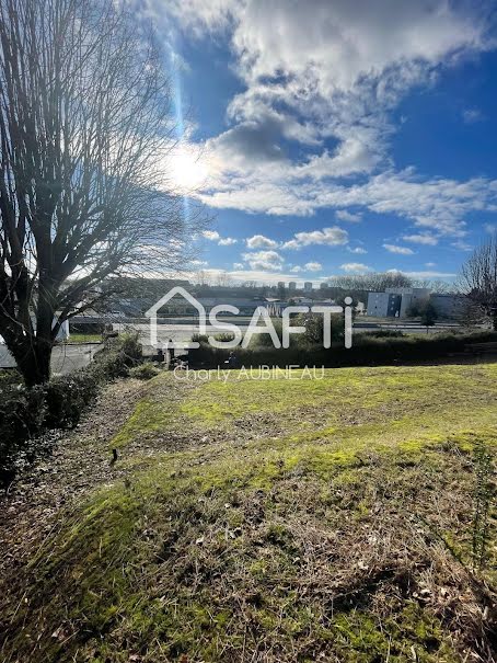 Vente terrain  621 m² à Niort (79000), 74 000 €