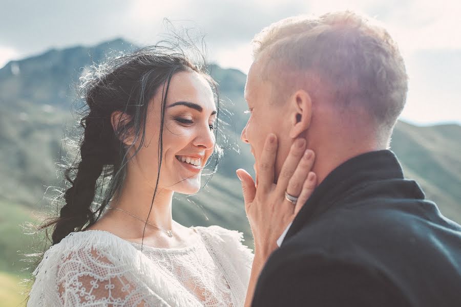 Fotógrafo de casamento Aleksandr Chernyy (alexblack). Foto de 2 de fevereiro 2019