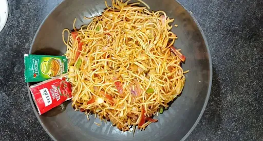 Khaan Paan Special Chowmein