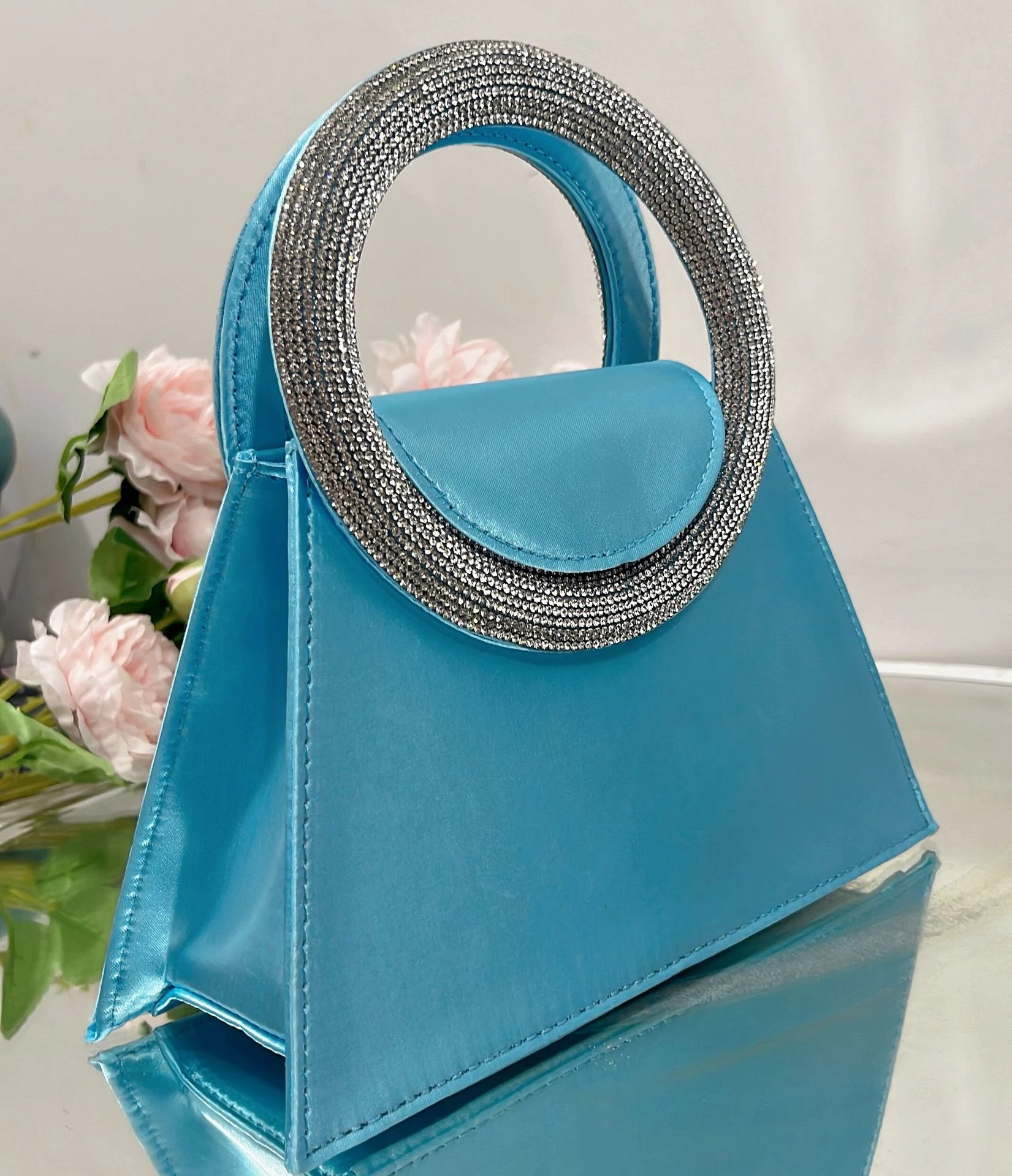 Title 19, Bolsa mensageiro de ombro trapezoidal com stras...