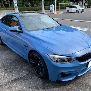 M4 クーペ F82