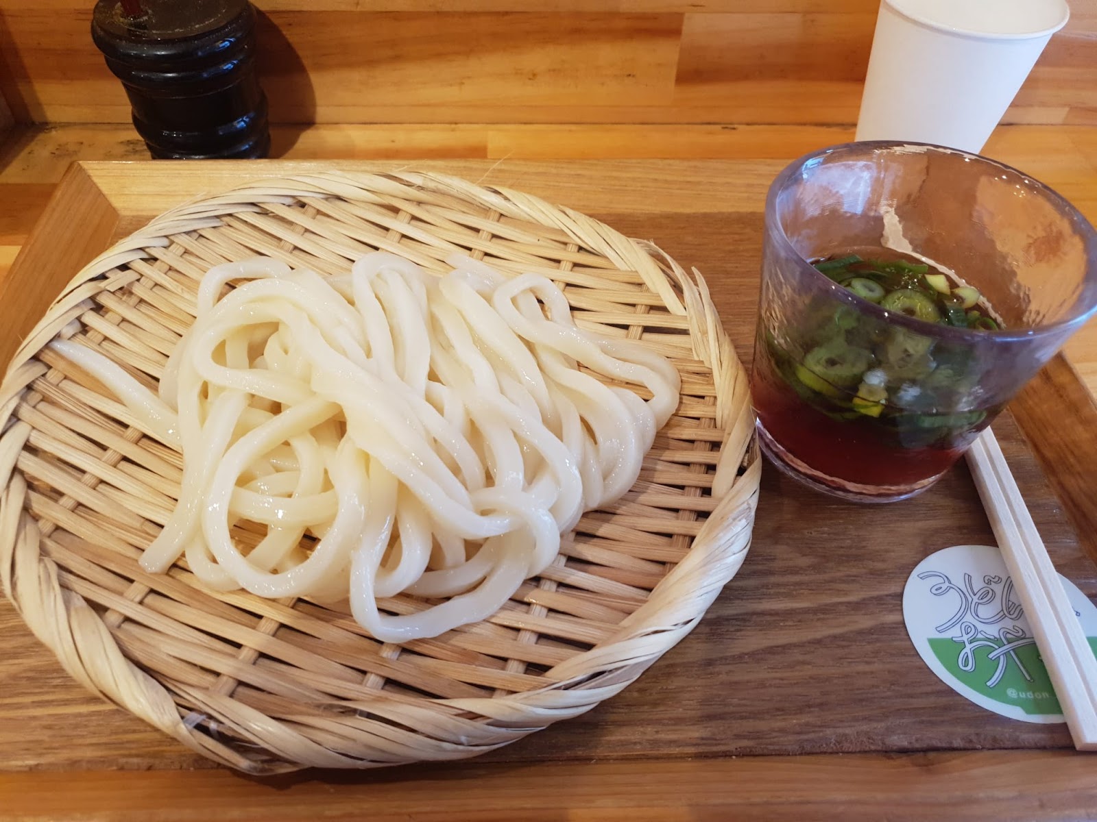 Cold udon with tsuyu dipping broth at Kirinya Honmachihonten