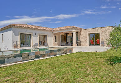 House with pool and terrace 3