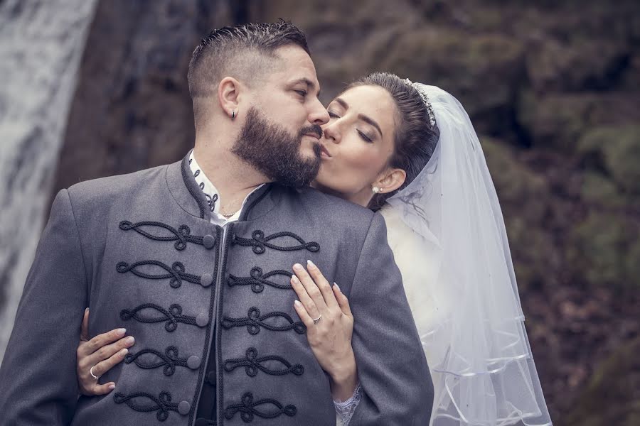 Photographe de mariage Éva Lükő (evaphotomiskolc). Photo du 9 avril 2020