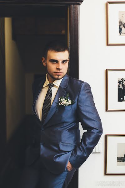 Fotógrafo de casamento Aleksandr Popov (nochgorod). Foto de 2 de janeiro 2015