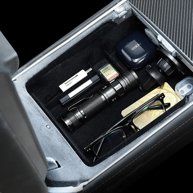 Title 10, Organiseer en verberg accessoires van de midden...