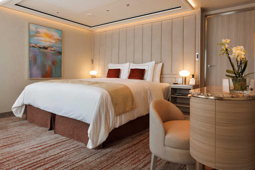 Grand Suites feature a captivating front-of-the-ship location.