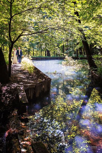 Wedding photographer Mikhail Pivovarov (stray). Photo of 9 October 2014