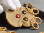 Reindeer Cookies was pinched from <a href="http://www.mrfood.com/Cookie-Recipes/Reindeer-Cookies" target="_blank">www.mrfood.com.</a>