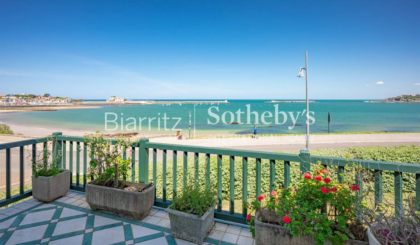 Appartement avec terrasse en bord de mer Ciboure